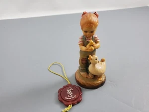 ANRI Sarah Kay Watchful Eye 4" Figur Italien Holzschnitzerei Mädchen Enten - Bild 1 von 10