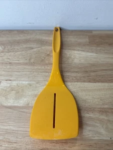 VTG Foley Nylon Plastic Harvest Gold Yellow Single Slotted Spatula MCM Kitchen - Picture 1 of 3