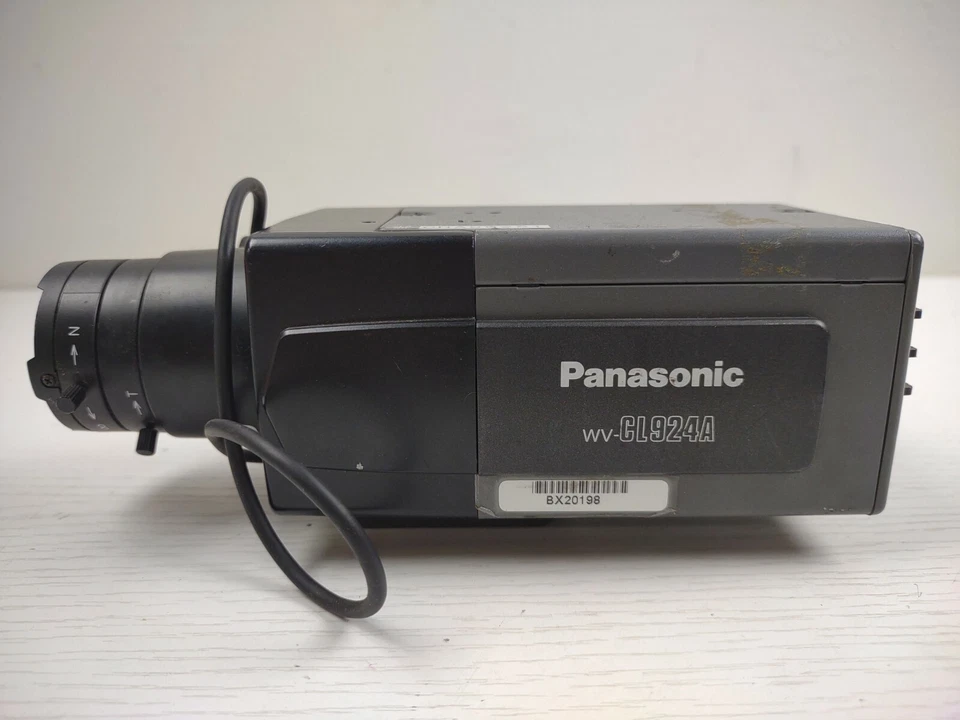 Used Panasonic WV-CL924A 1/2" Day/Night WDR CCTV Security Camera w/2.7-8mm Lens - Image 1 of 4