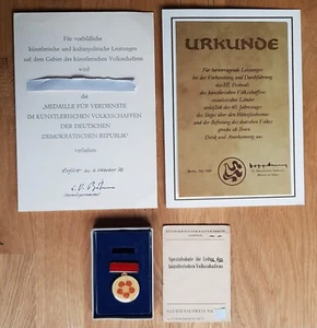 Künstlerisches Volksschaffen Konvolut eine Person Urkunden Ausweis Medaille DDR - Bild 1 von 9