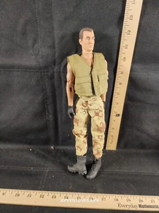 Vintage GI Joe Actionfigur 12 Zoll Puppe gebraucht komplette Kleidung enthalten - Bild 1 von 2