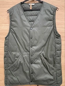 Chaleco acolchado de nailon verde oliva Barbour S como nuevo con pasador de i... - Imagen 1 de 8