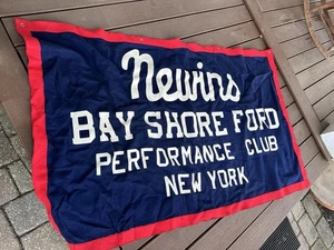 Striscione vintage Newins Bayshore Ford Car Club - Foto 1 di 4