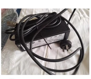 Netzteil Adapter Ladegerät mit Stecker für Kangyang Elektro 10.3 Rollstuhl - Bild 1 von 2