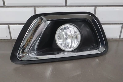 15-22 Chevy Colorado Passenger Right RH Fog Light with Bezel OEM - Image 1 of 4