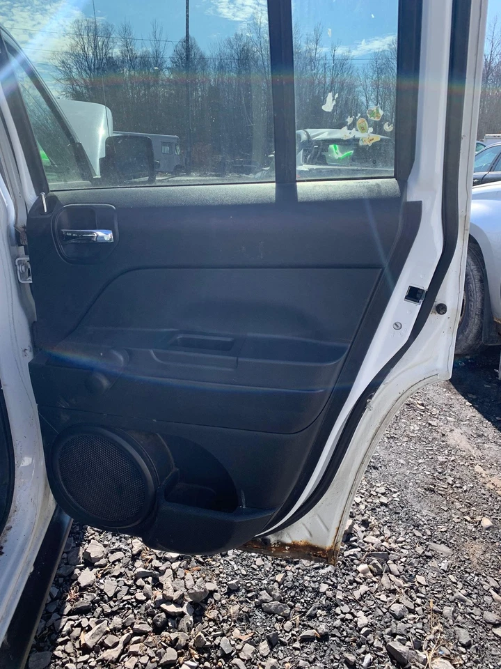09 10 11 12 13 14 15 16 17 JEEP PATRIOT Rear Door Trim Panel Right Foto 1 de 1