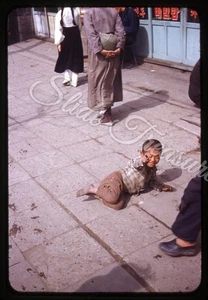 Korea Street Scene Boy Dirty Sidewalk 35mm Slide 1950s Red Border Kodachrome - Picture 1 of 3
