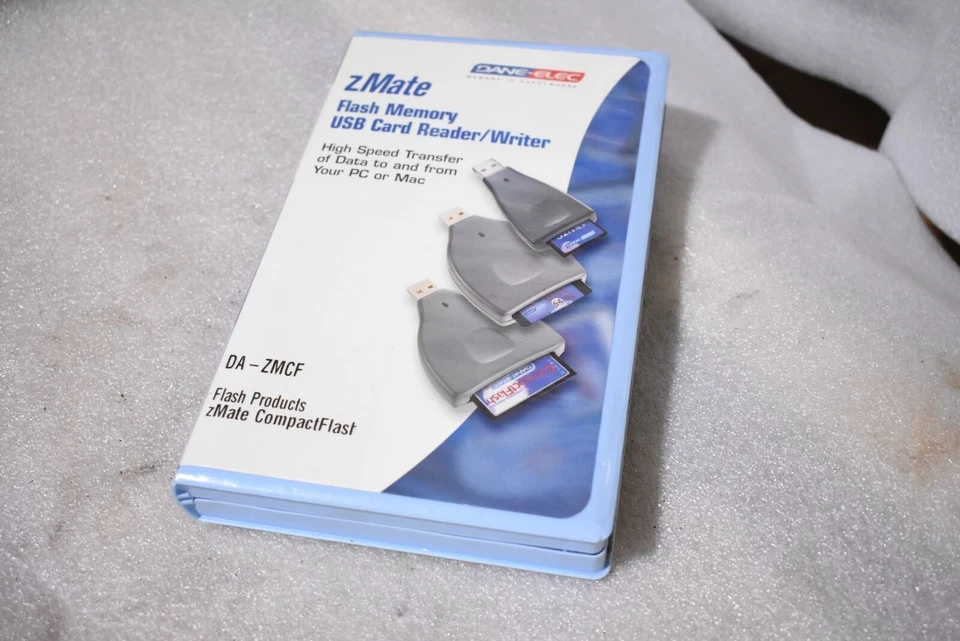 DANE-ELEC ZMATE DA-ZMCF FLASH MEMORY USB CARD READER/WRITER - Image 1 of 4