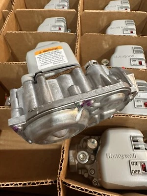 HONEYWELL FOR LENNOX Honeywell VR8215S1248 102837-01 1/2 24V Dual Direct Ignition Gas Valve NEW
