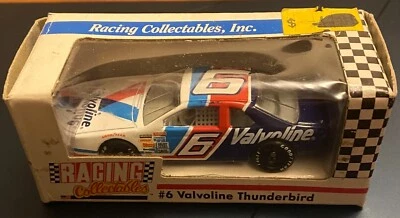 Mark Martin #6 Valvoline Thunderbird 1:64 литые коллекционные гоночные автомобили Revell - Изображение 1 из 4
