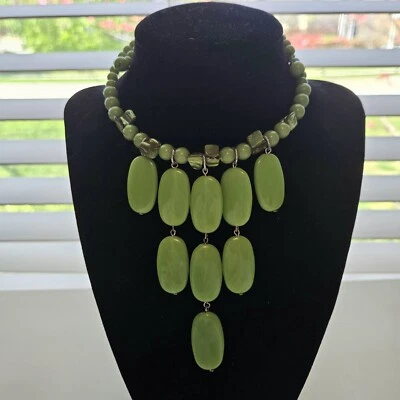 Apple Green Memory Wire Choker Plastic And MOP Beaded Disc Dangles 18" Long Boho - Image 1 of 4