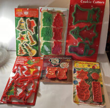 24 Vintage Christmas Cookie Cutters Metal Plastic Angel Tupperware Snowman 4new