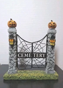 Espositore casa in miniatura Halloween cancello cimitero zucche spettrale - Foto 1 di 5