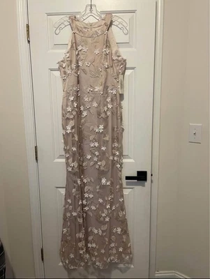 Vestido ELIZA J Champagne Halter 3D Floral Talla 10 Foto 1 de 4