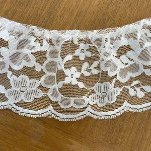 Vintage Lace White Ruffled 3 Yds 25 In- 3 In Wide New Never Used - Picture 1 of 2
