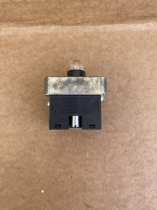 Soporte de lámpara Automation Direct ECX-1050 BA9 con montaje - Imagen 1 de 2