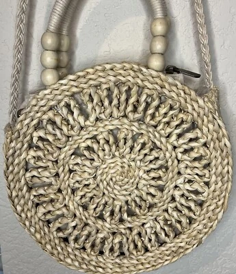 Bolso de mano/brossbody Sun N’ Sand bolso boho tostado redondo mango con cuentas de paja Foto 1 de 4