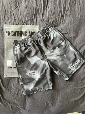 Pantalones cortos de playa camuflados Bape Stroke (medianos) Foto 1 de 4