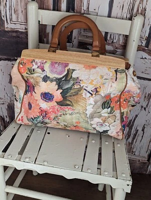 Bolso Tory Burch Attersee Floral Patchwork Usado Foto 1 de 4