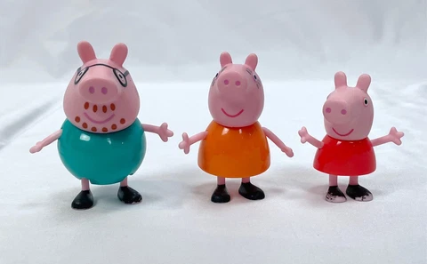 Peppa Pig Daddy Pig Mummy Pig Poesable Figures Set of 3 Cover