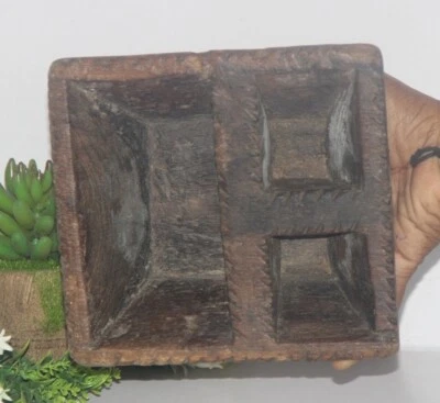 Utensilios de cocina tribales tallados a mano de madera para comer / tazón de especias y decoración para guijarros Foto 1 de 4