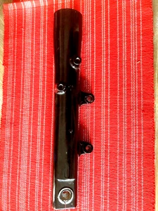 1998 OEM Yamaha XVS 650 V-Star Custon Right Tube Outer 4TR-23136-10-00 - Picture 1 of 6