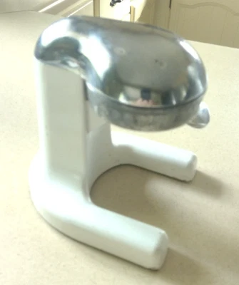 VTG Heavy Duty Manual Citrus Juicer Mid Century Kitchen Press  WORKS - Image 1 of 3
