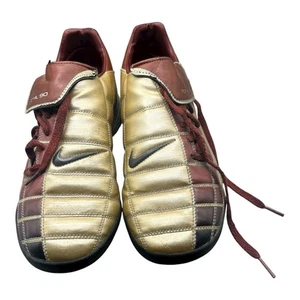 Nike Total 90 Vintage TF Gold/Bordeaux Taglia 44 – Rare Collezione Usate - Picture 1 of 7