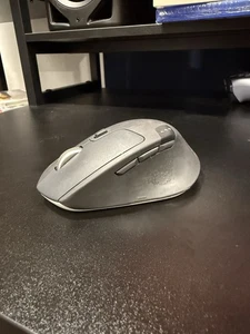 Logitech M720 Multi-Device Wireless Mouse w/Receiver Black M-R0062 Tested - Picture 1 of 15