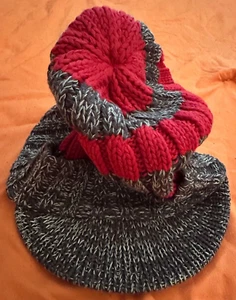 Mini Boden ski BEANIE red/brown STRIPED stripes CAP hat w/brim BOYS M/L 12-14 Y - Picture 1 of 4