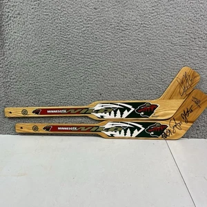 "2 palos de hockey Minnesota Wild de colección temporada inaugural firmados 25""" - Imagen 1 de 12