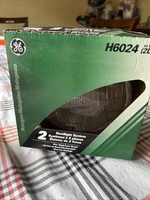 FAROL HALOGÊNIO 7" NOS GE H6024 12 Volts - Imagem 1 de 4