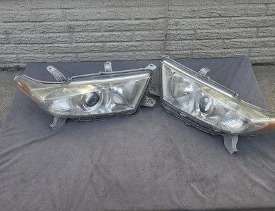 2011 2012 2013 Toyota Highlander Left & Right Side Headlight OEM - Image 1 of 4