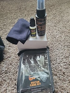 Guitar Cleaning, Polish & Oil Care Kit - Guitar Fretboard Oil & Polishing Cloth - Picture 1 of 4