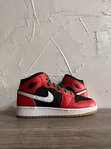 Nike Air Jordan 1 Mid SE Christmas Black/Red Size 6Y DQ8418 006 Missing Lid - Picture 1 of 5