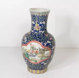 Vase porcelaine chinoise personnages enfants paysage fleurs Tongzhi XIXème - Bild 1 von 1