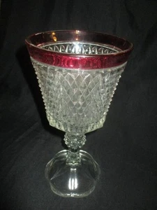 Indiana Glas Diamond Point Preiselbeerrot Band Standfuß Süßigkeitenschale OHNE DECKEL 11" - Bild 1 von 4