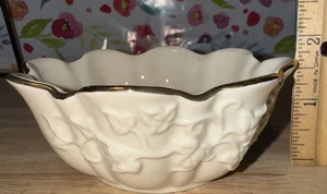 Lenox Bowl Collections The China Ivy Trellis Scalloped Bowl 24 Karat Gold Trim - Picture 1 of 9