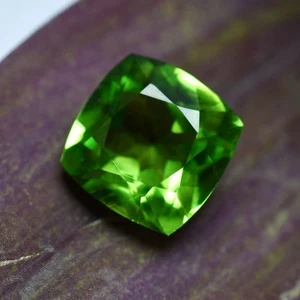 Peridot Natural Green Genuine Square Cushion 11.20 Ct Loose Gemstone - Picture 1 of 6