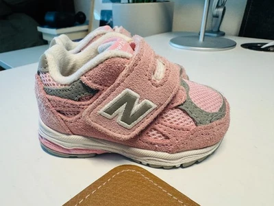 New Balance 990v3 / baby size 2 / Pink - Image 1 of 4