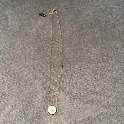 Collar colgante Marc Jacobs esmalte dorado nuevo con etiquetas bolsa de regalo Foto 1 de 4