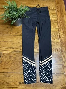 White Fox x Sarah's Day Sweet & Sassy Leggings NEAR PERFECT SHAPE! - Picture 1 of 9