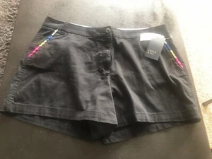 Crown & Ivy Shorts Women’s Size 16 Black Chino Caroline Rainbow Embroidered F2 - Picture 1 of 9