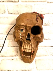 Beschlagender Vampir Totenkopf Halloween Deko Spirit of Halloween - Bild 1 von 8