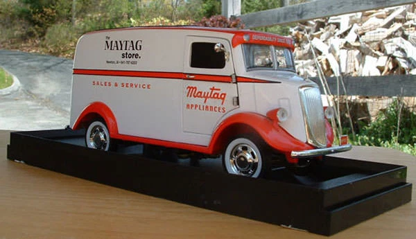 VINTAGE MAYTAG 1938 STUDEBAKER DIE CAST METAL TRUCK 1/25TH SCALE BANK  - Image 1 of 1