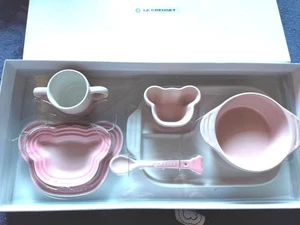Le Creuset Baby Geschirr Set milchig rosa Steinzeug Japan offene Box #709EK57 - Bild 1 von 6