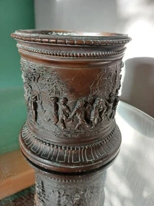 French bronze and brass repousse wine bottle cooler. Circa 1880. - Picture 1 of 9