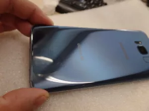 Awesome Samsung Galaxy S8 SM-G950U Blue AT&T Cellphone Crack Screen Work - Picture 1 of 11