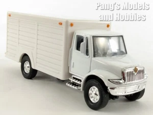 5.25 International Beverage Truck 1/64 Scale Diecast Model - Picture 1 of 9