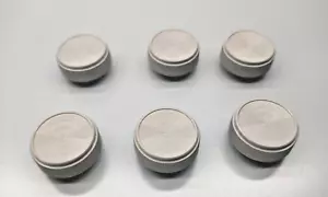 QTY OF 6 VINTAGE GREY CONTROL KNOBS 23MM DIAMETER TO FIT 6.3MM SHAFT - Picture 1 of 2